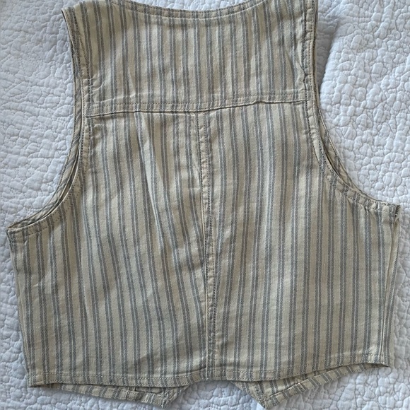 a.n.a Cream and Light Blue Striped Cropped Button Vest - Picture 2 of 5